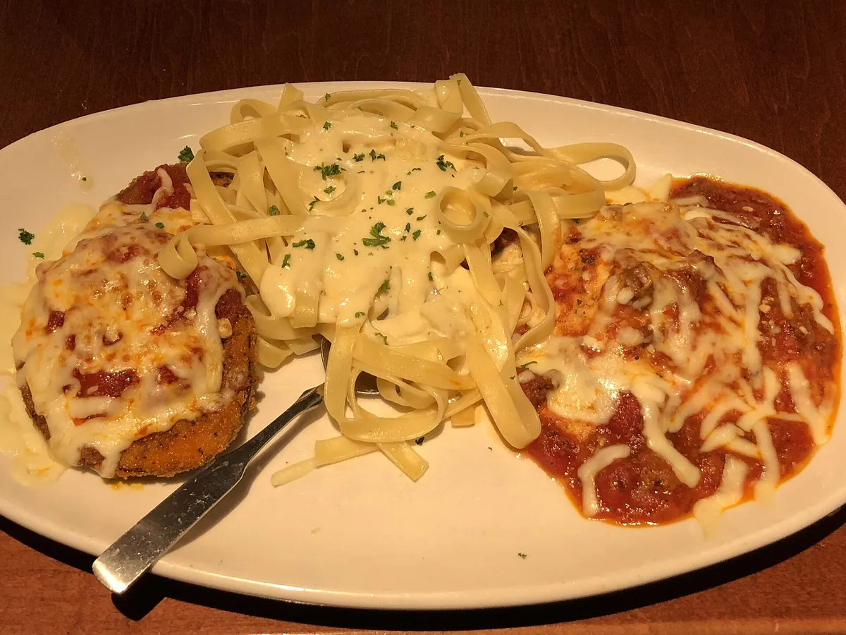 Olive Garden Nutrition Information: Calories, Sodium and Healthy Picks olive garden calories